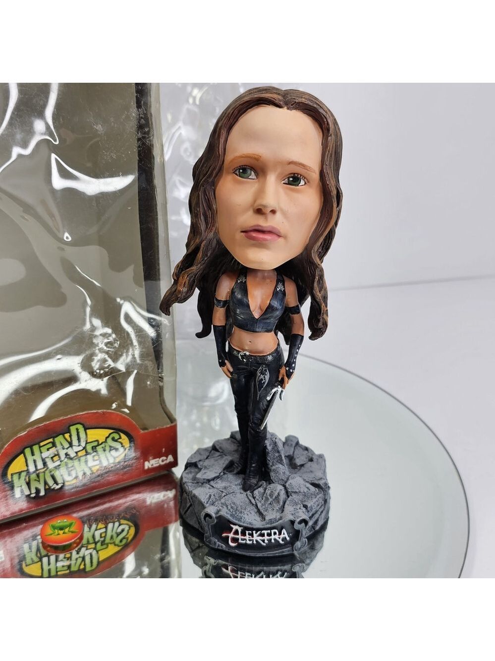 2003 NECA 8" Daredevil Movie ELEKTRA Headknockers Bobble Head Collectible Toy